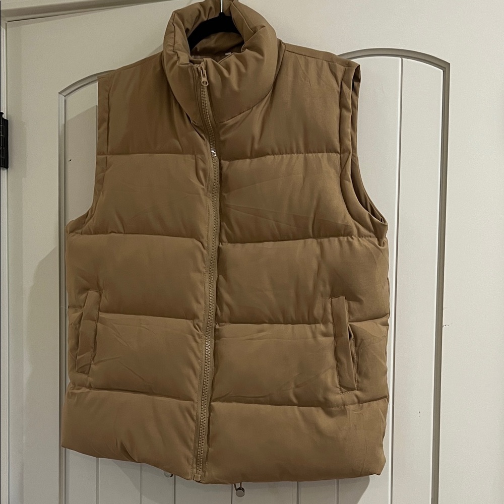 Amazon Women's Tan Puffer Vest